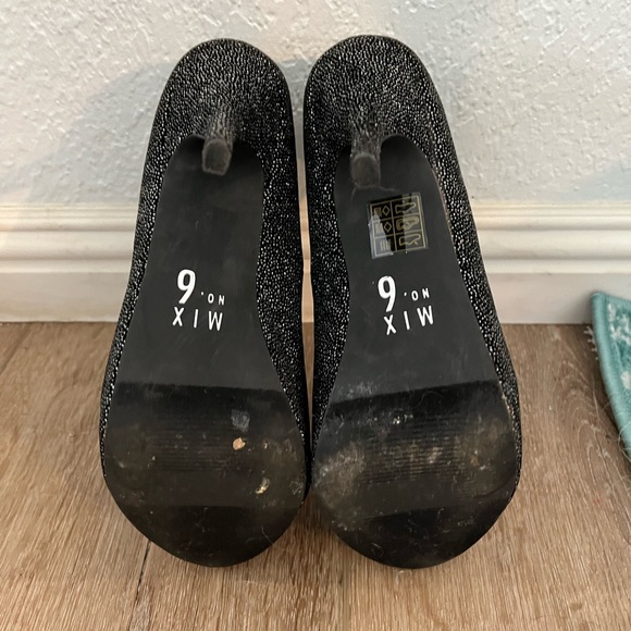 Sparkly Pumps size 8, worn once - Picture 5 of 5